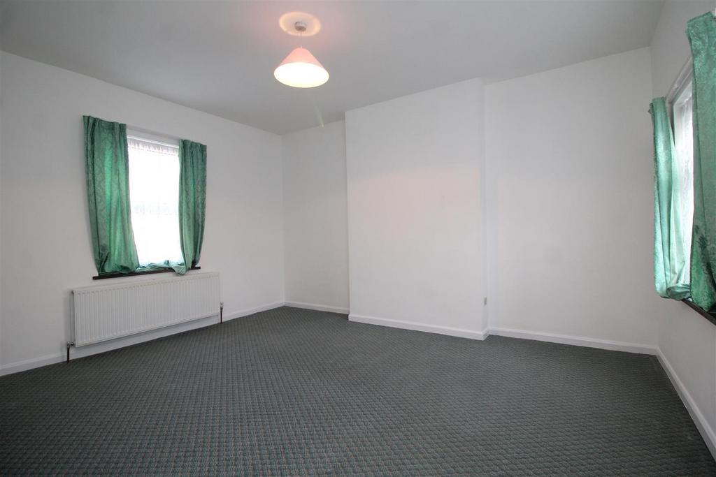 Bedroom 2 .JPG