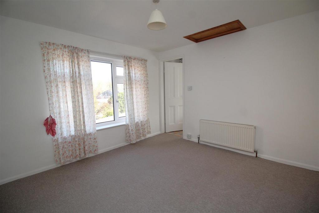 Bedroom 3 .JPG