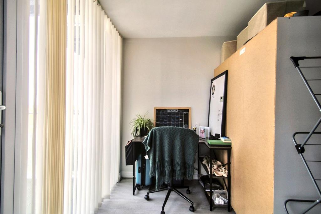 Studio Room