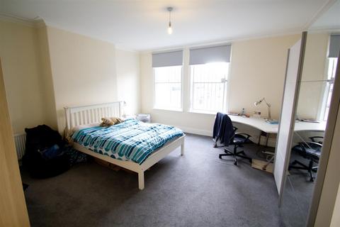 1 bedroom in a house share to rent, Blenheim Crescent, Woodhouse, Leeds, LS2 9AY