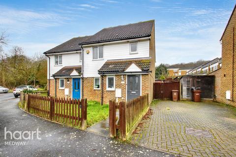 3 bedroom semi-detached house for sale, Elmwood Road, Rochester