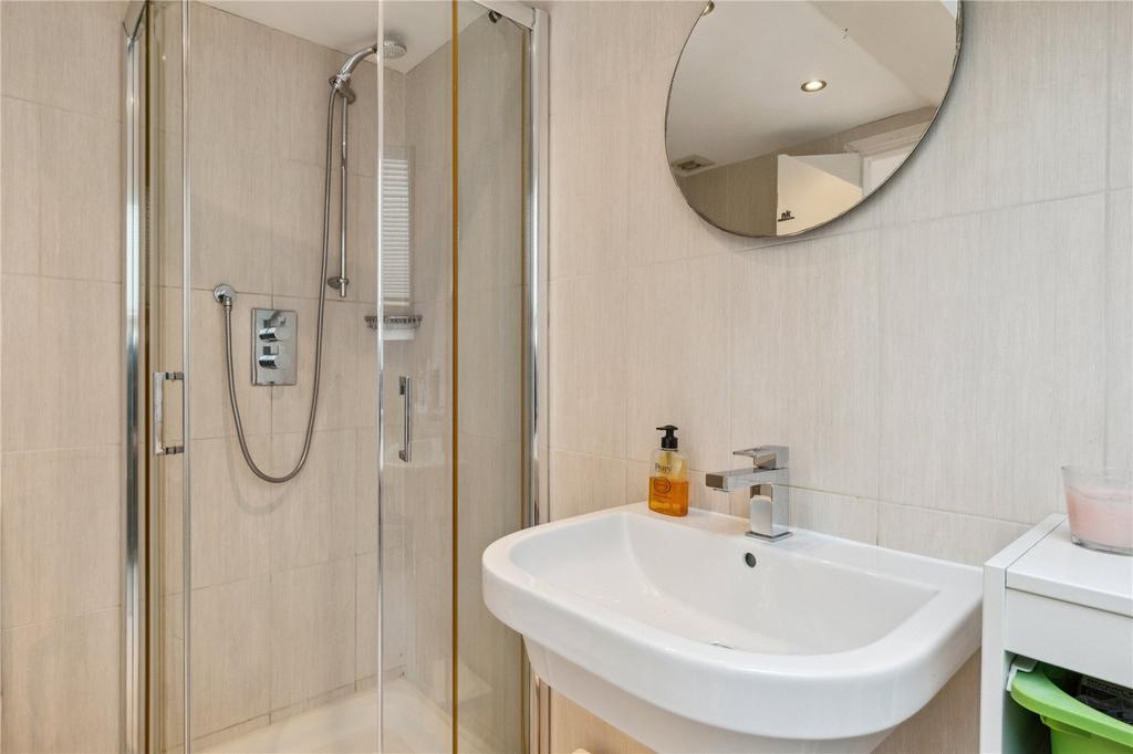 En-Suite Bathroom