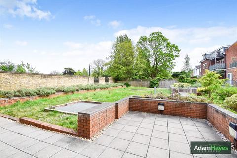 Flat 1, Holdsworth Lodge, 66 Lankaster Gardens, London, N2 9FE