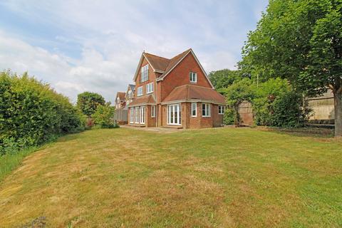 4 bedroom detached house for sale, Smiths Field, Overton RG25