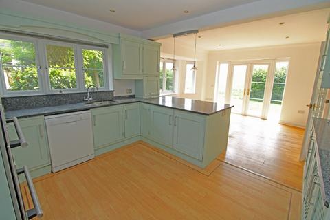 4 bedroom detached house for sale, Smiths Field, Overton RG25