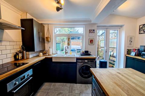 2 Melling Street, London, SE18 2EG