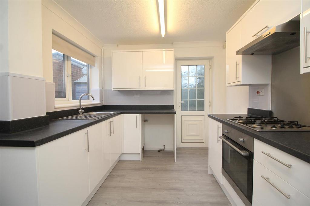 Kitchen 1 .JPG