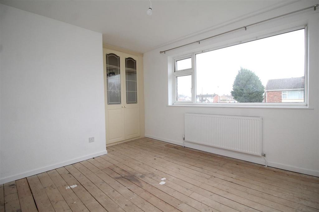 Bedroom 1 .JPG