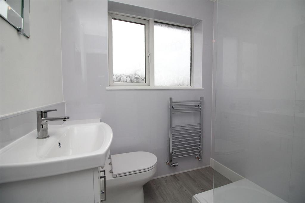Shower room .JPG