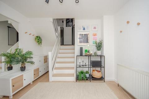 24 Bellevue Close, Bristol, BS15 9UY