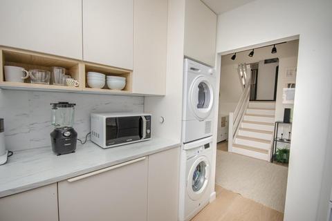 24 Bellevue Close, Bristol, BS15 9UY