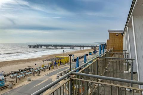 Studio for sale, Overtstrand, Boscombe pier, Boscombe