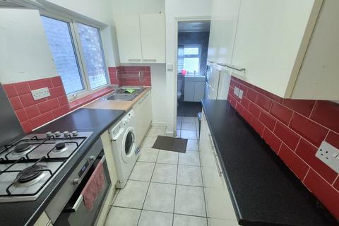 3 bedroom terraced house for sale, Luton LU2