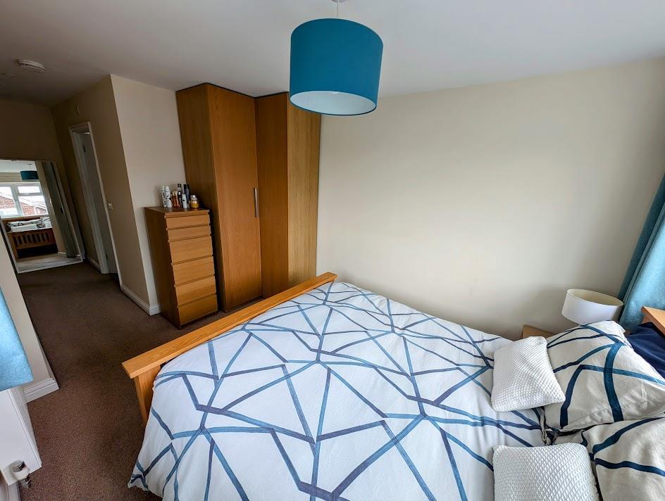 Bed 1a.jpg