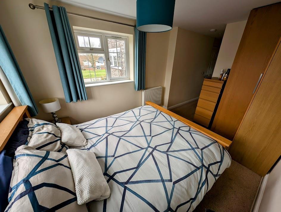 Bed 1.jpg