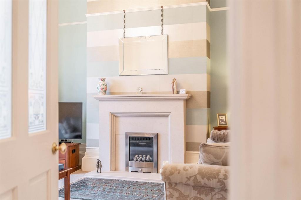 Lounge - Fireplace Feature