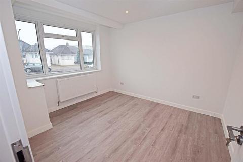 3 bedroom end of terrace house to rent, Binland Grove, Chatham