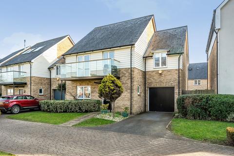 4 bedroom detached house for sale, Juniper Close, Epsom KT19