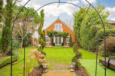 4 bedroom detached house for sale, The Friary, Windsor SL4