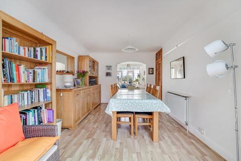 33 Ashurst Road, Tadworth, KT20 5ET