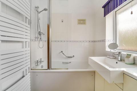 33 Ashurst Road, Tadworth, KT20 5ET