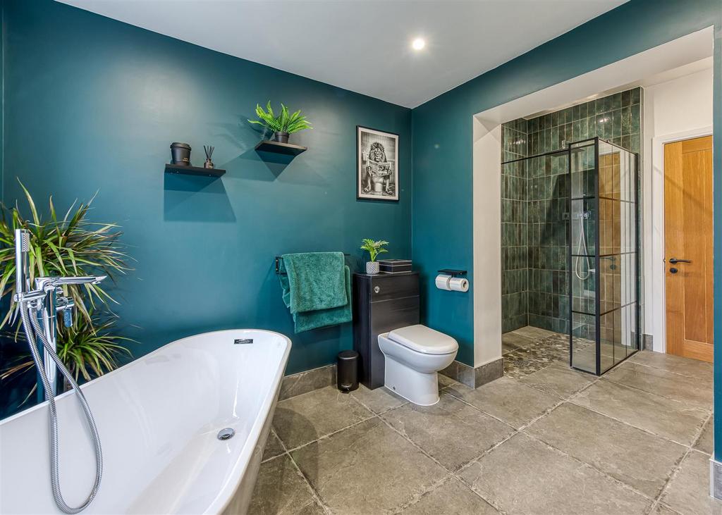 3 Bratch Lane-Bathroom (2).jpg