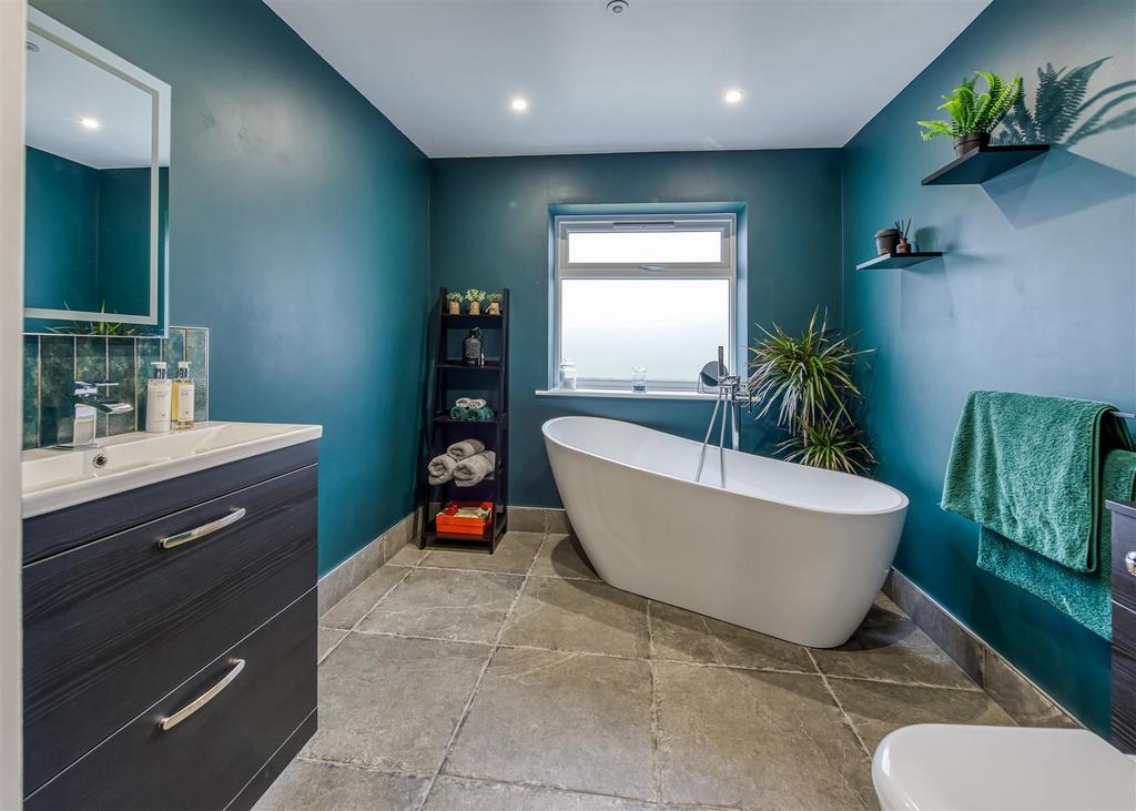 3 Bratch Lane-Bathroom (4).jpg