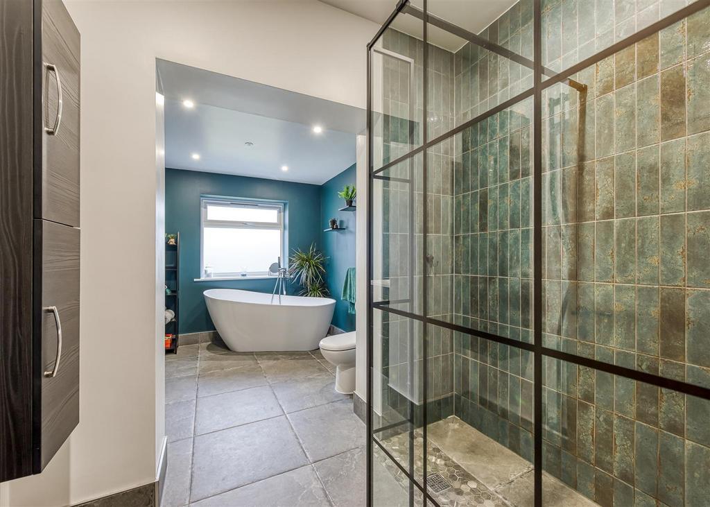 3 Bratch Lane-Bathroom (5).jpg