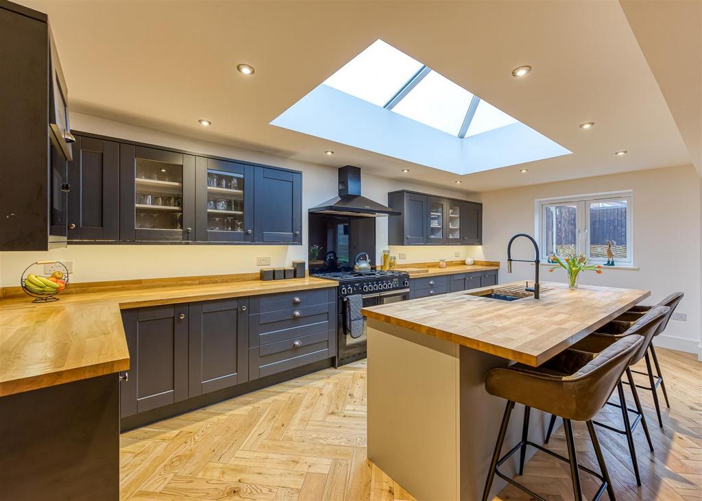 3 Bratch Lane-Kitchen (3).jpg