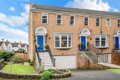 4 bedroom end of terrace house for sale, Pendleton Close, Redhill RH1