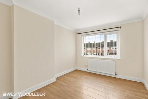 17 Caxton Road, Hoddesdon, EN11 9PD