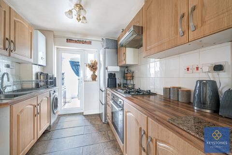12 Dunster Close, Romford, RM5 3AT