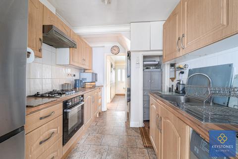 12 Dunster Close, Romford, RM5 3AT
