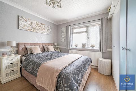 12 Dunster Close, Romford, RM5 3AT