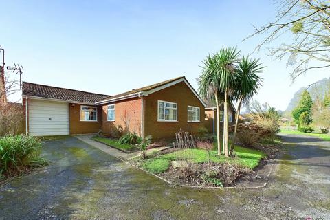 3 bedroom detached bungalow for sale, Badger Close, Worcester WR6