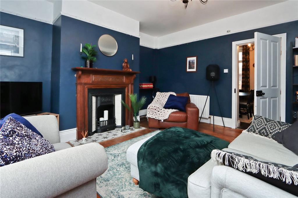 Living Room Pic 1