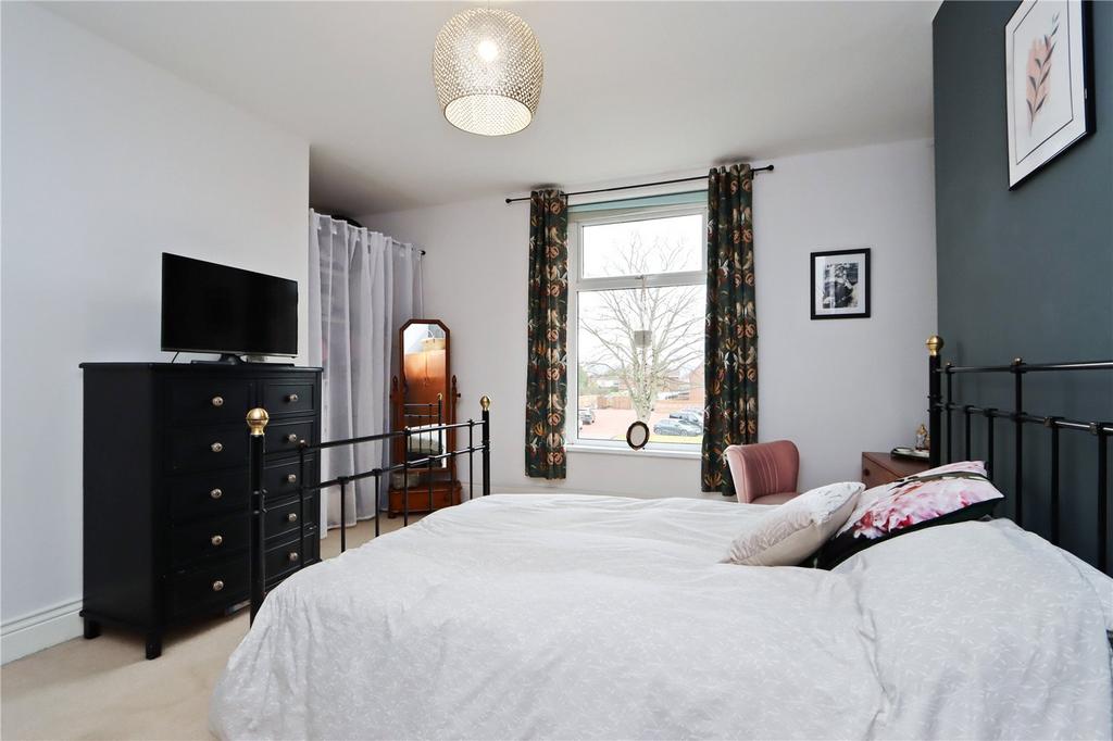 Main Bedroom Pic 2