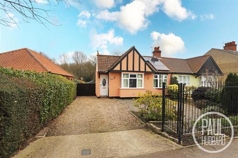 1 bedroom semi-detached bungalow for sale, Chestnut Avenue, Oulton Broad, NR32