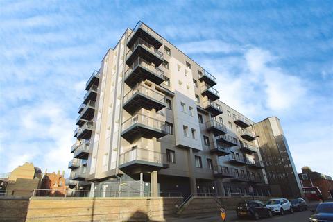 2 bedroom flat for sale, Buckingham Gardens, Slough