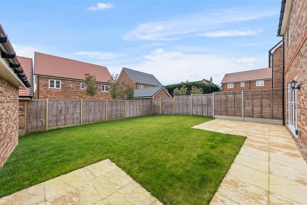 Externals&#64;5 Jay Ln Web04.jpg