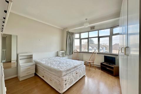 46 Ayr Way, Romford, RM1 4UH