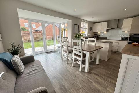 4 bedroom detached house for sale, Symmonds Close, Wilmslow