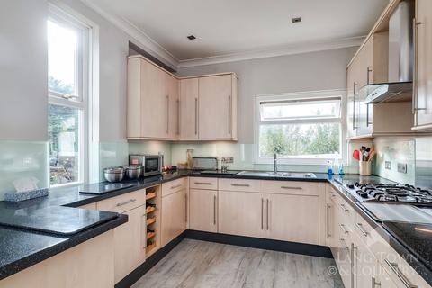 4 bedroom end of terrace house for sale, Elm Terrace, Plymouth PL4