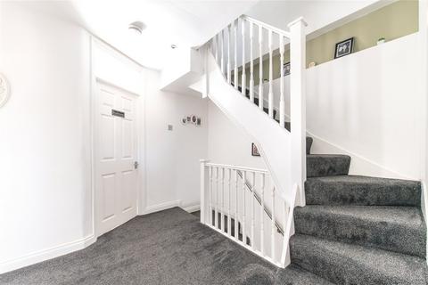 43 Hampton Crescent, Gravesend, DA12 4JD