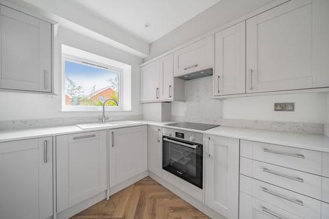 1 bedroom ground floor flat for sale, Crowborough Hill, Crowborough, East Sussex, TN6 2SE