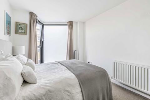 3 bedroom flat for sale, Gibbs Lane, London E2