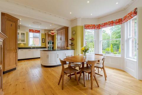 6 bedroom detached house for sale, Austen Road, Guildford