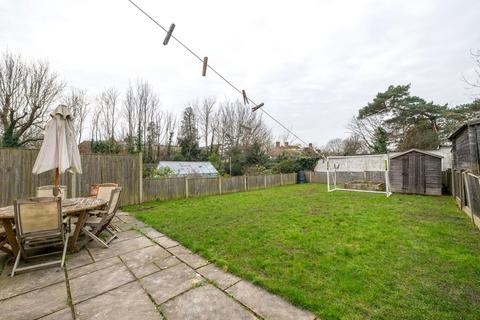 8 Ashdown Road, Reigate, RH2 7QW