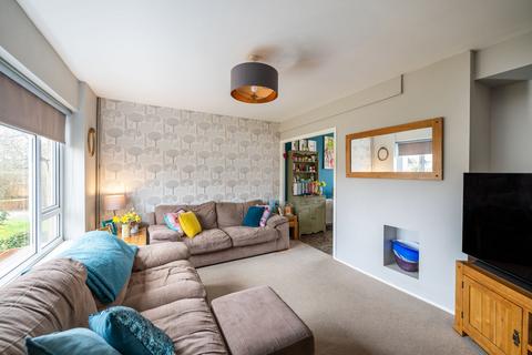 8 Ashdown Road, Reigate, RH2 7QW