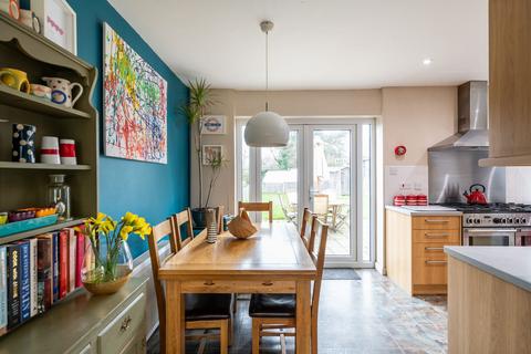 8 Ashdown Road, Reigate, RH2 7QW